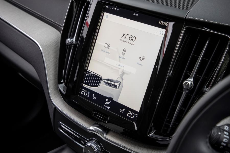 Детали интерьера Volvo XC60 D4 Inscription 2017 года  (UK) (фото 137 из 172)